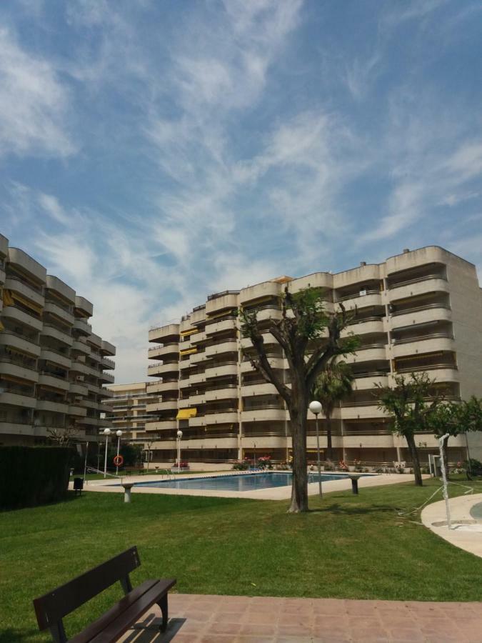 Bonito Apartamento con varias piscinas Salou Bagian luar foto