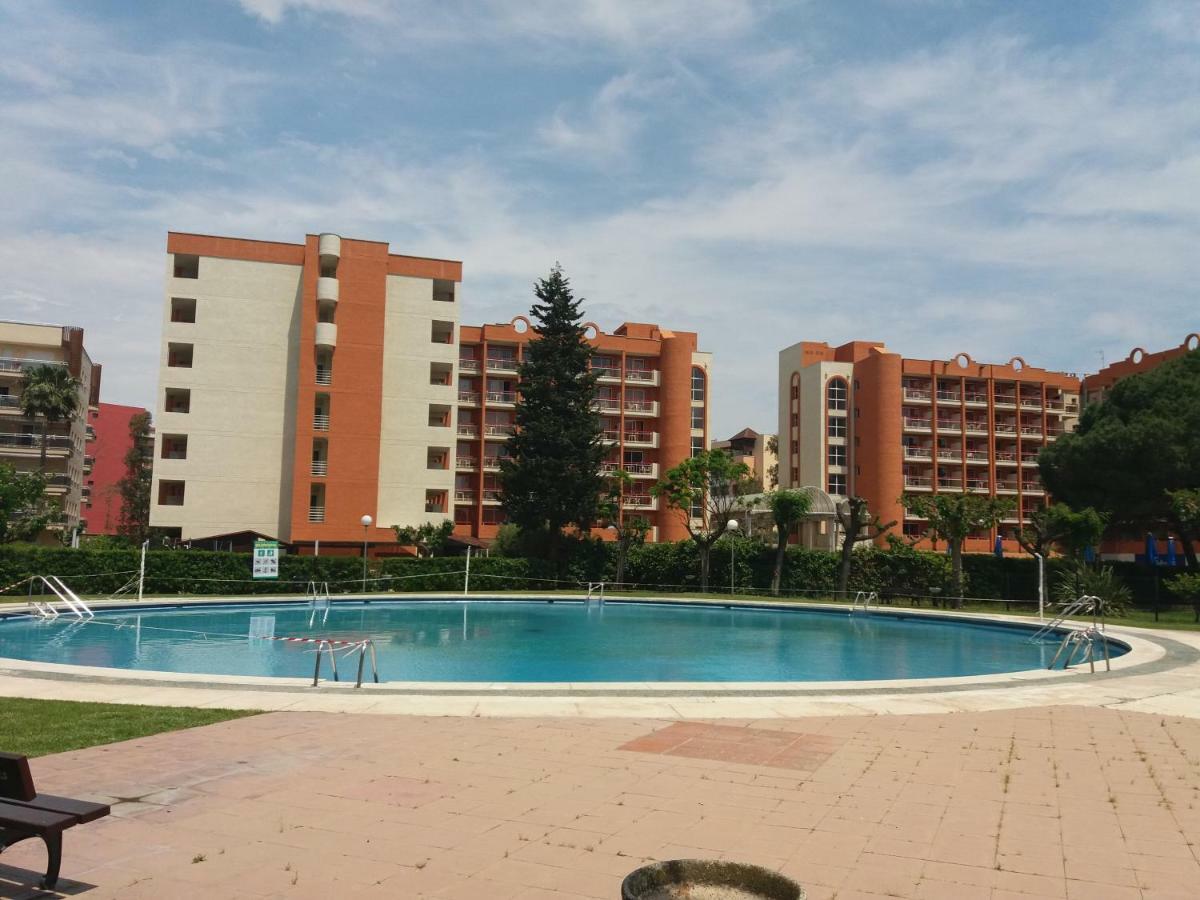 Bonito Apartamento con varias piscinas Salou Bagian luar foto