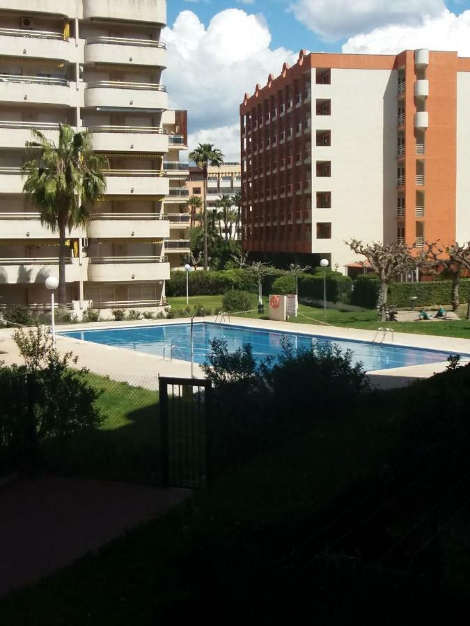 Bonito Apartamento con varias piscinas Salou Bagian luar foto